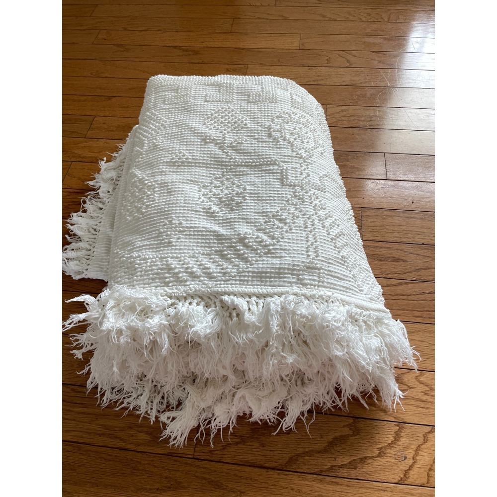 Vtg Bates George Washington's Choice Full Fringed Bedspread Hobnail 110"x 75"
